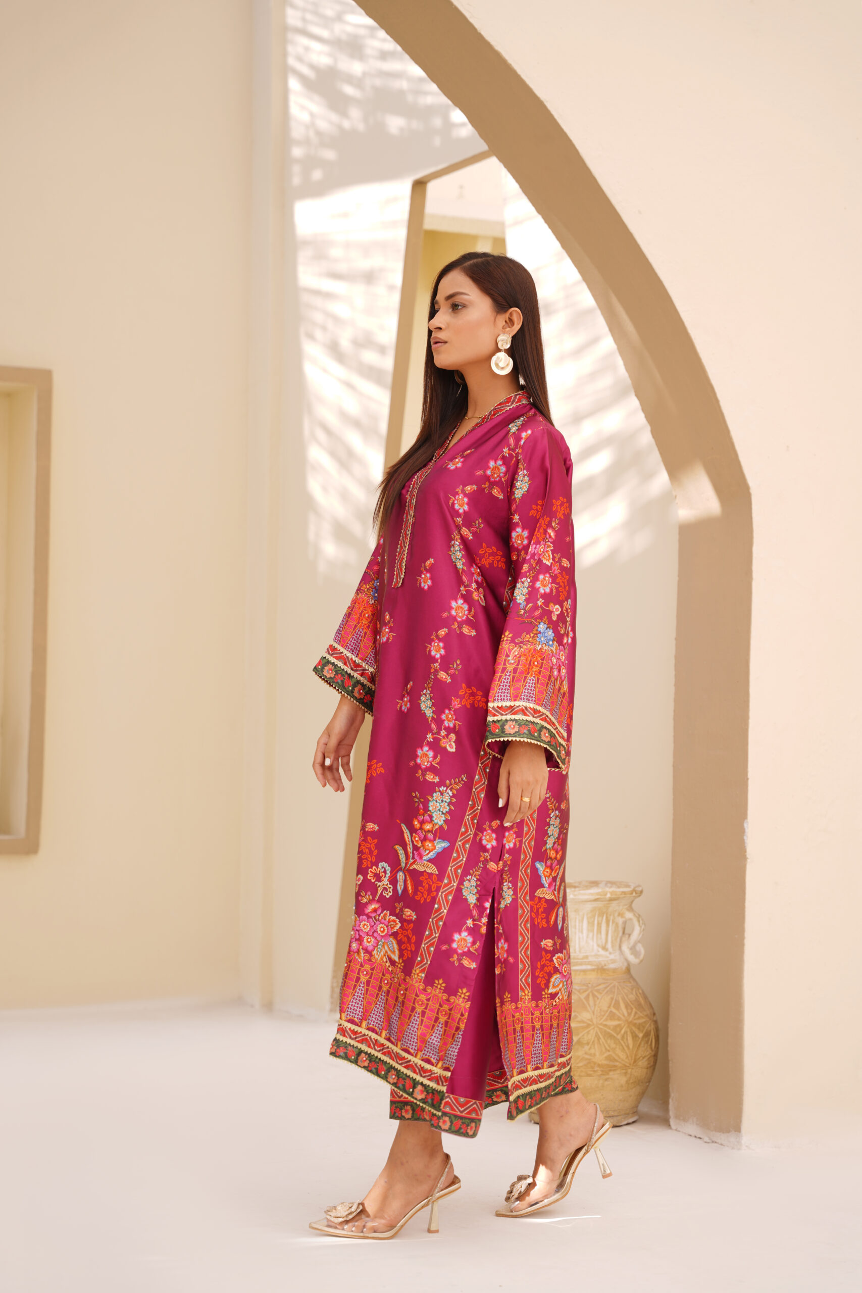 Crimson Bloom Printed Silk 2-Piece Vibrant Festive Ensemble - Image 3