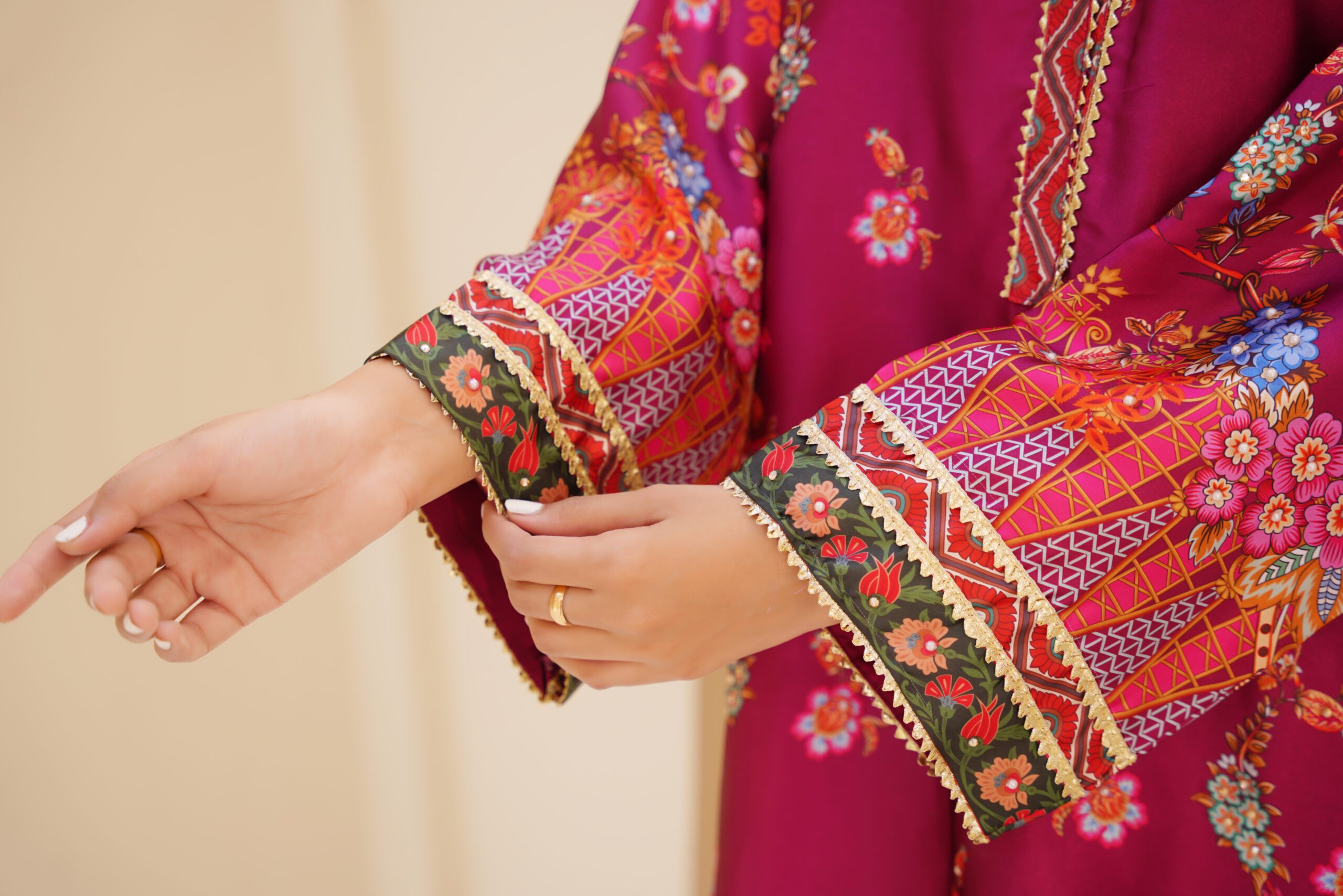 Crimson Bloom Printed Silk 2-Piece Vibrant Festive Ensemble - Image 9