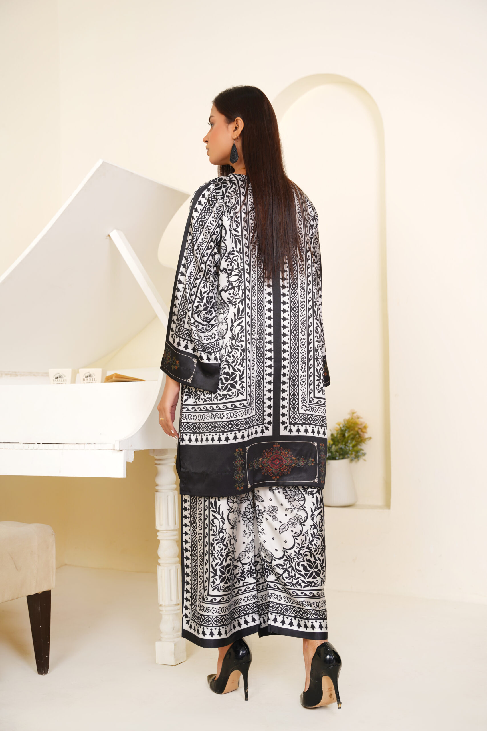 Noir Majesty Printed Silk 2-Piece – Black & White Luxe - Image 4