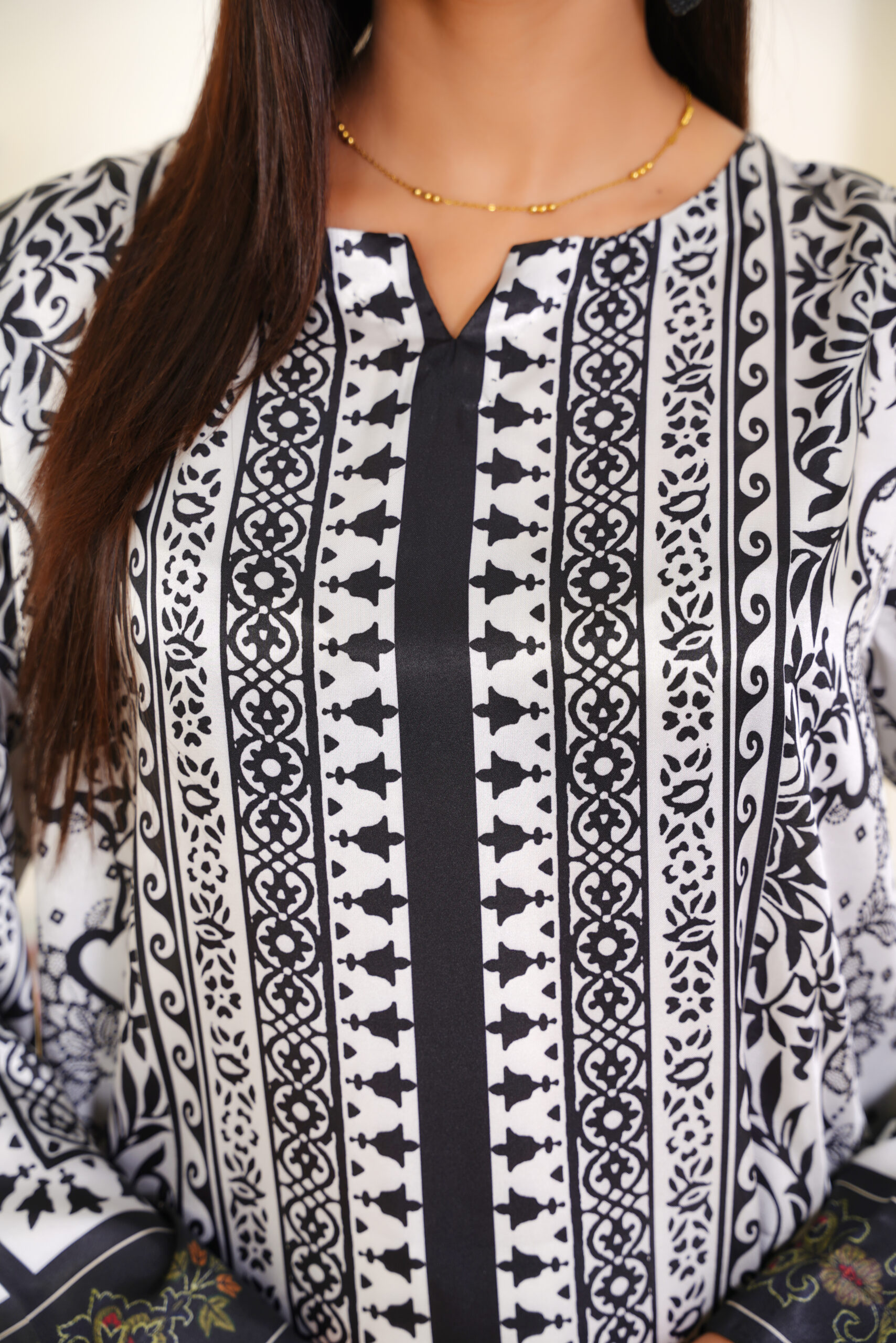 Noir Majesty Printed Silk 2-Piece – Black & White Luxe - Image 8