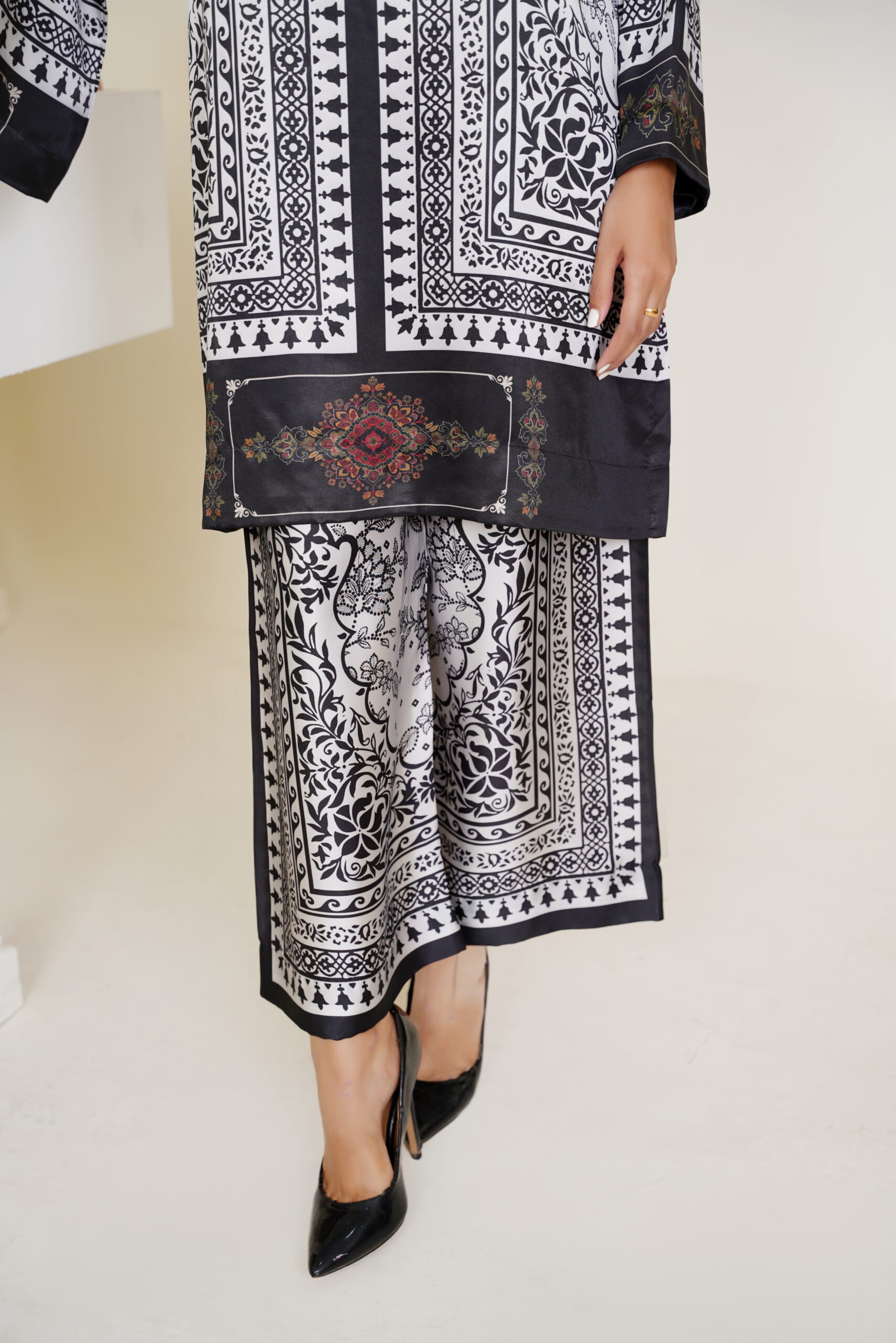 Noir Majesty Printed Silk 2-Piece – Black & White Luxe - Image 10